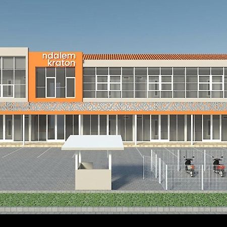 Ndalem Kraton Hotel Sidoarjo Exteriör bild